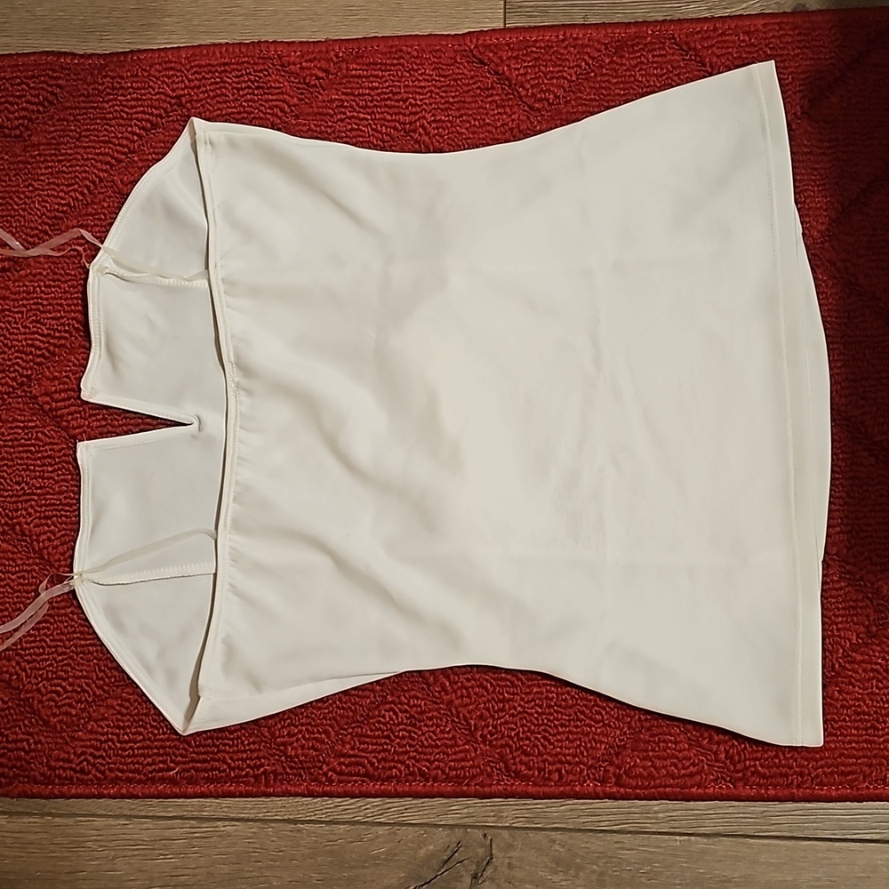 White Top by Vizio USA - Picture 2 of 4